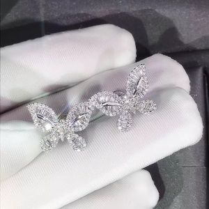 Beautiful trendy ❤️925 sterling silver earrings